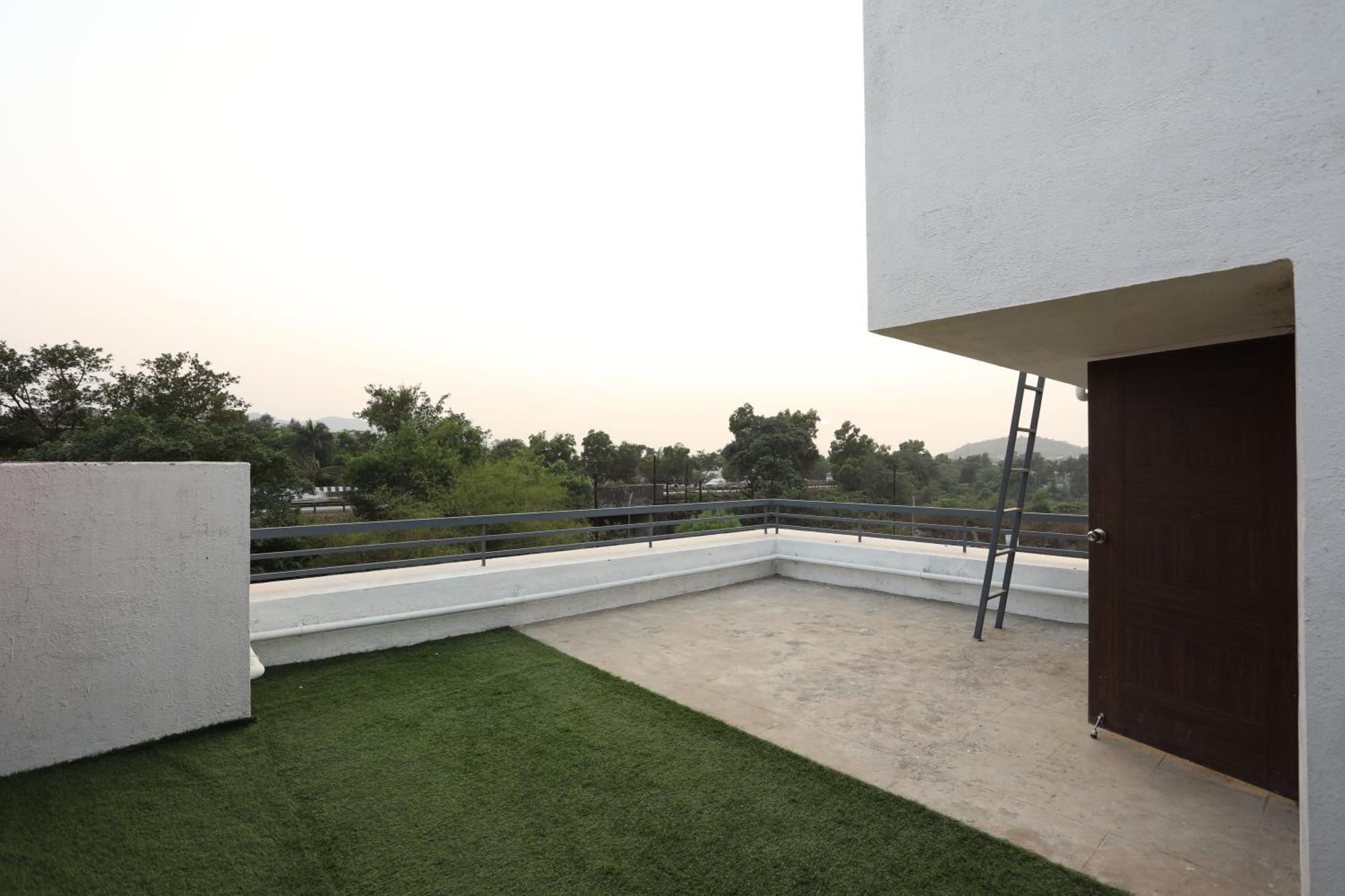 Casa Lola Villa Лонавала Екстериор снимка